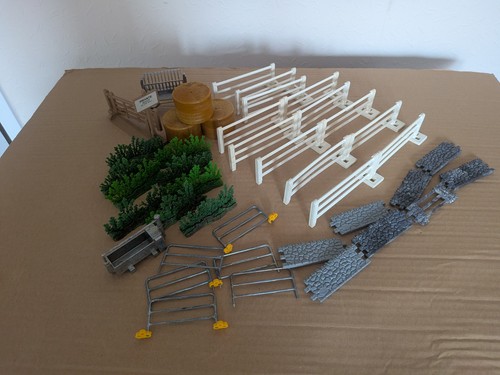 Britains farm toys - farm, accessories