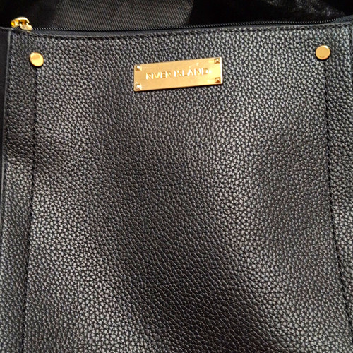 River island black pebbled - river,