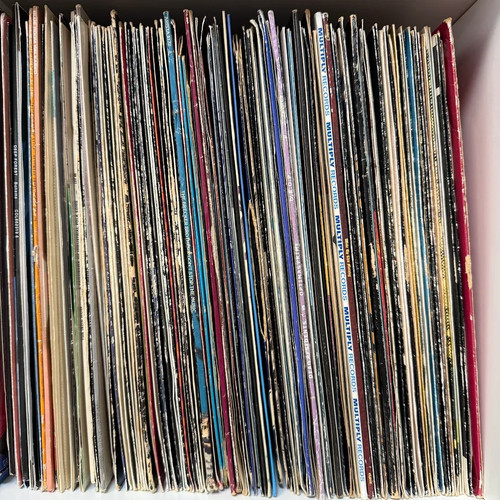 125 singles vinyl - ~125,