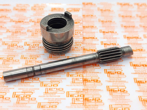 Oil pump piston worm - drive, for