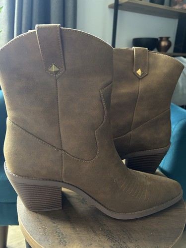 Brand new women - women’s, tan