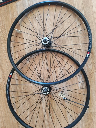 Pair 29er mountain bike - mountain,