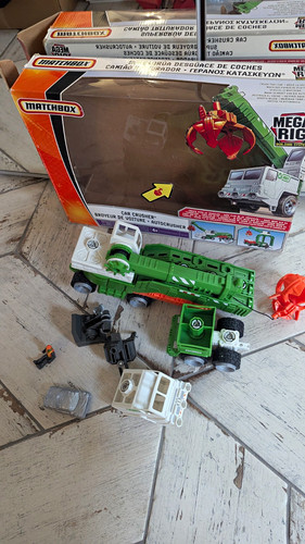 Matchbox mega rig - matchbox,