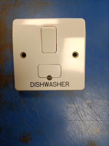 K1060 whi switched fused - mk,