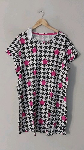 Pretty secrets printed short - pretty,