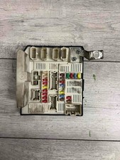RENAULT MEGANE 2009 mk2 1.6 PETROL FUSE BOX 8200455424