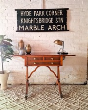 Regency style extending burr - style,