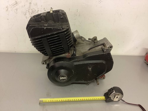Cagiva 250 sxt - /,
