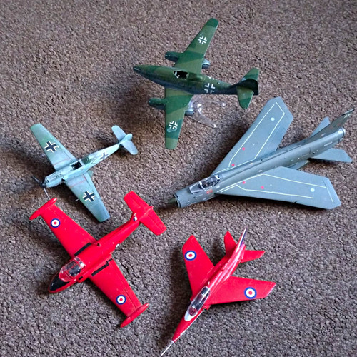Model planes pre built - planes,