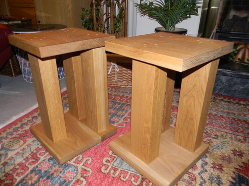 Solid oak speaker - solid, stands