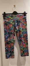Ladies cropped Zumba gym