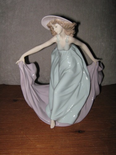 Lladro porcelain figurine - porcelain,