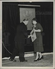 1951 Press Photo Mr. Fred Saddy and Mrs Richard H. Mitchell - mjb49830