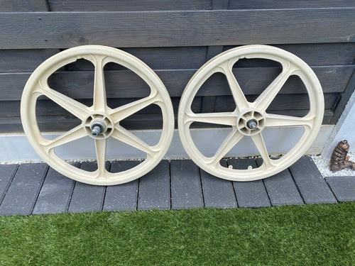 Six spoke skyways - with, suntour