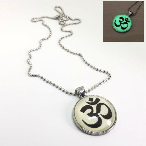 Glow dark necklace aum - om,