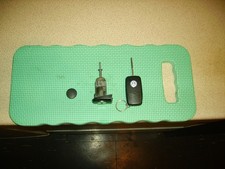 vw mk4 golf gti 00 drivers door handle lock and 2 button flip key.
