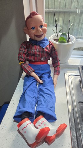 Howdy doody ventriloquist - howdy,