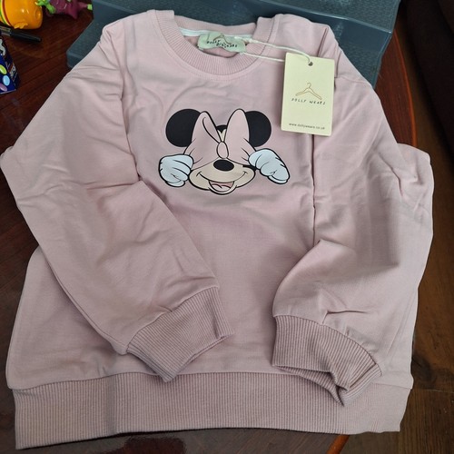 Dolly wears minnie - wears, mouse