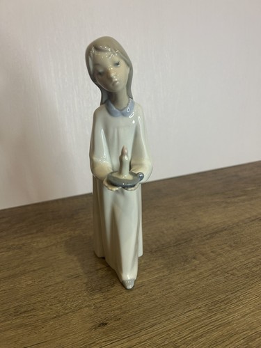 Lladro girl with candle 4868 - with,