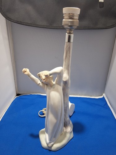 Lladro nao table - lamp, a