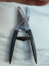 Vintage Wilkinson Sword  pocket size Secateurs W55, made in England 