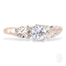 LUMINOUS POISE 1920s Deco 18K