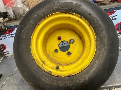 Stud wheel and - stud,