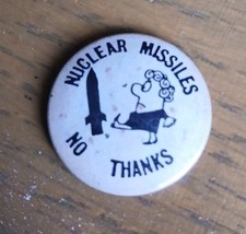 Cool CND Vintage Nuclear Missiles No Thanks Pin Badge