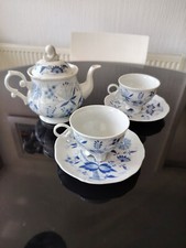 Lichte Fine China tea cups and teapot (Echt Kobalt)
