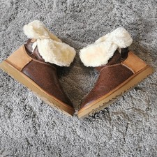 UGG Australia Bailey Button