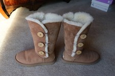 UGG BAILEY BUTTON TRIPLET