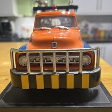 ROAD LEGENDS  1/18 -  1953 FORD F-100 WRECKER IN ORANGE - EXCELLENT CONDITION
