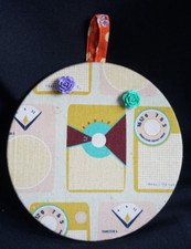 Vintage Radio/Transistor Fabric Memo Notice Photo Pin Board round kitsch 18cm