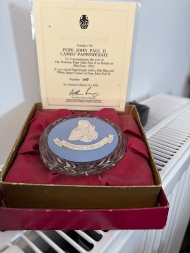 Wedgewood paperweight john - paperweight,
