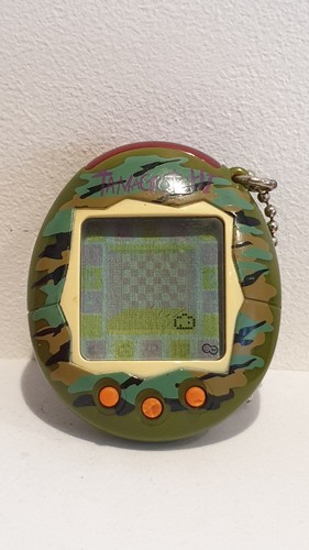 Tamagotchi connection 2004 - tamagotchi,