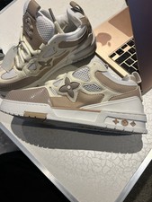 Lv Skates Size 7