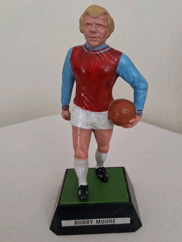 Vintage bobby moore west ham - west,