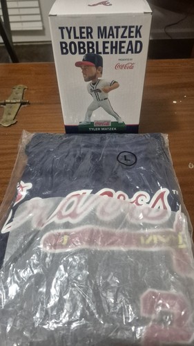 Austin riley large - riley, short