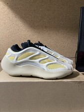 Yeezy 700 V3 safflower UK  4 |