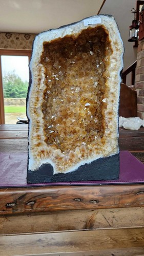 Citrine geode 435 crystal - citrine,