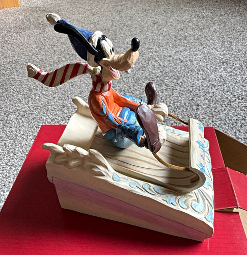 Disney traditions goofy - disney,