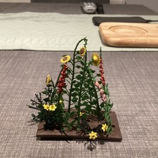 Britains Floral Garden Miniature Toys Flower Bed Flowers Vintage Good Condition 