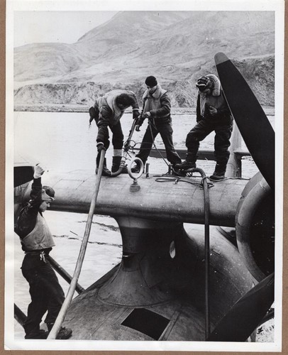 1943 refueling catalina flying - refueling,