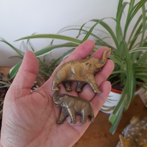 Vintage solid brass elephants - solid,