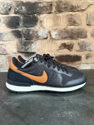 Rare nike internationalist - v,