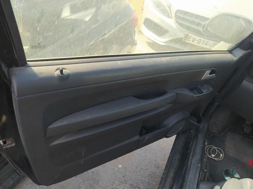 1754935 door retainer