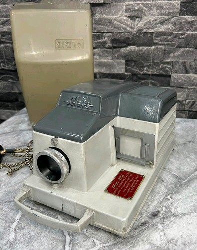 Vintage photo slides projector - photo,