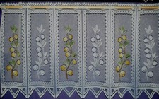 LEMONS A WHITE CAFE NET WITH