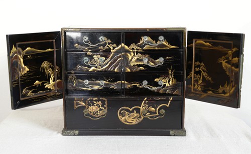 Antique lacquered gilt work - ,