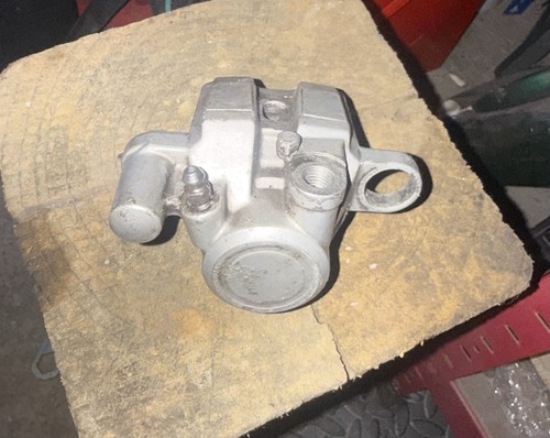 Dt125r front brake caliper - dt125r,